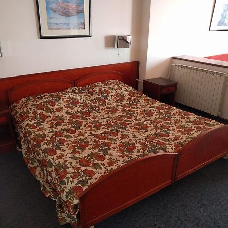Hotel Vodno Skopje Luaran gambar