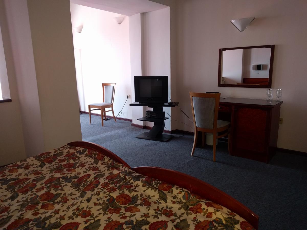 Hotel Vodno Skopje Luaran gambar