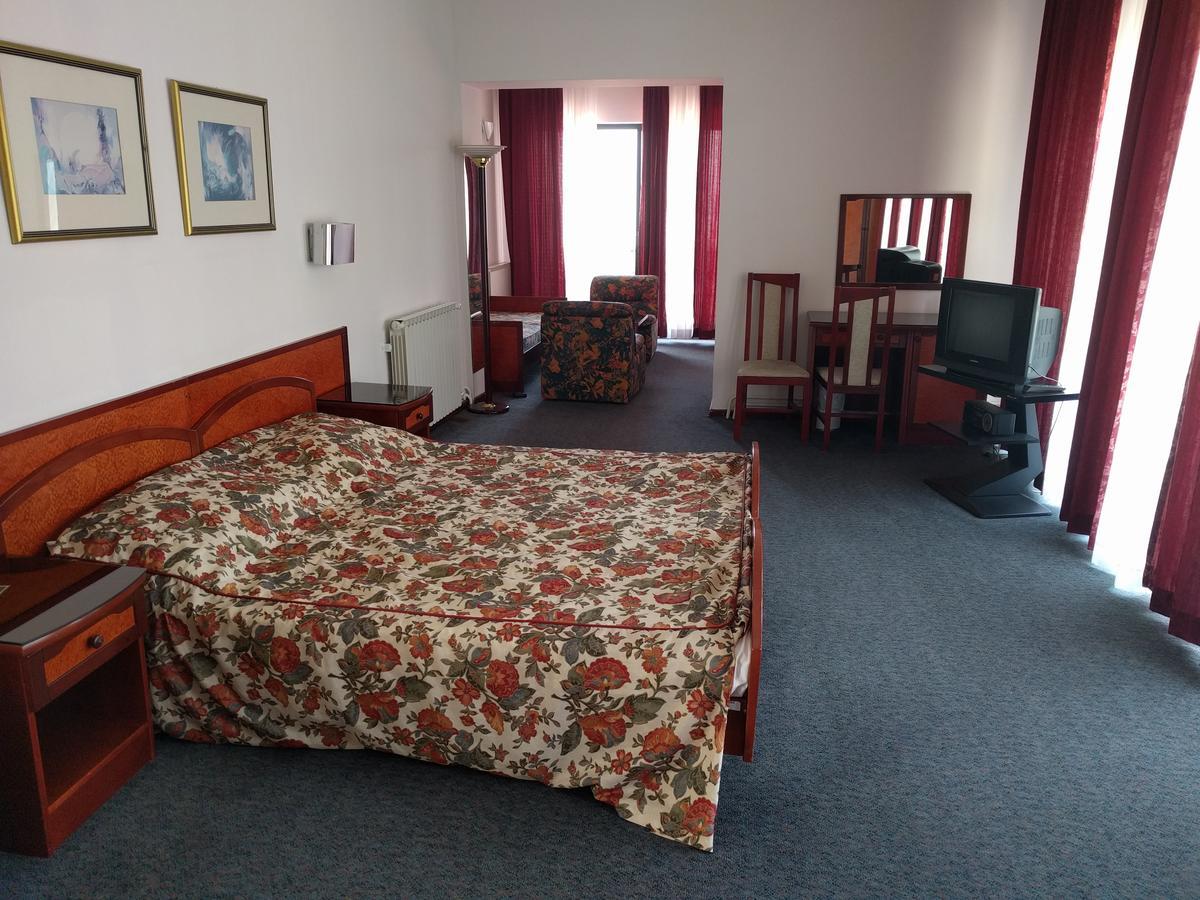 Hotel Vodno Skopje Luaran gambar