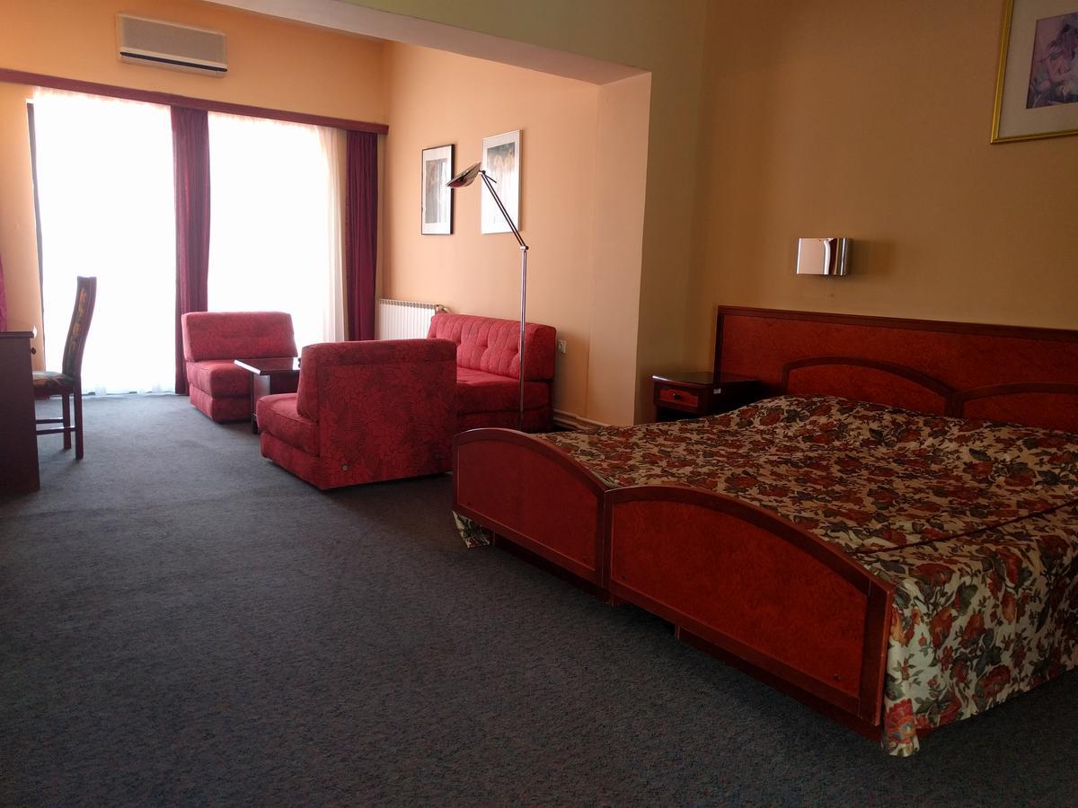 Hotel Vodno Skopje Luaran gambar