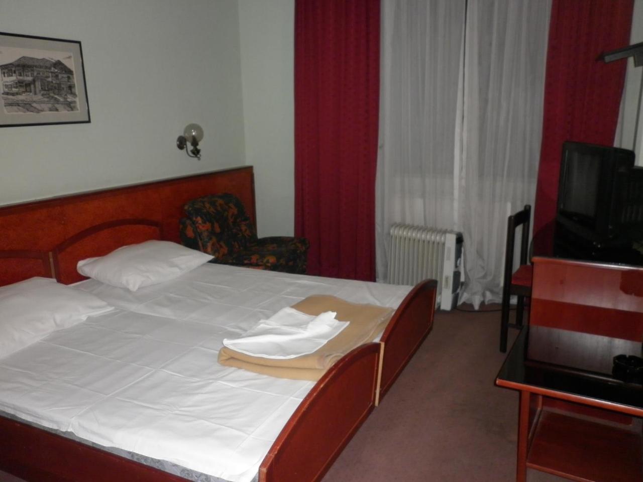 Hotel Vodno Skopje Luaran gambar